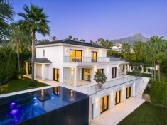 Villa Nueva Andalucía € 7.500.000,-